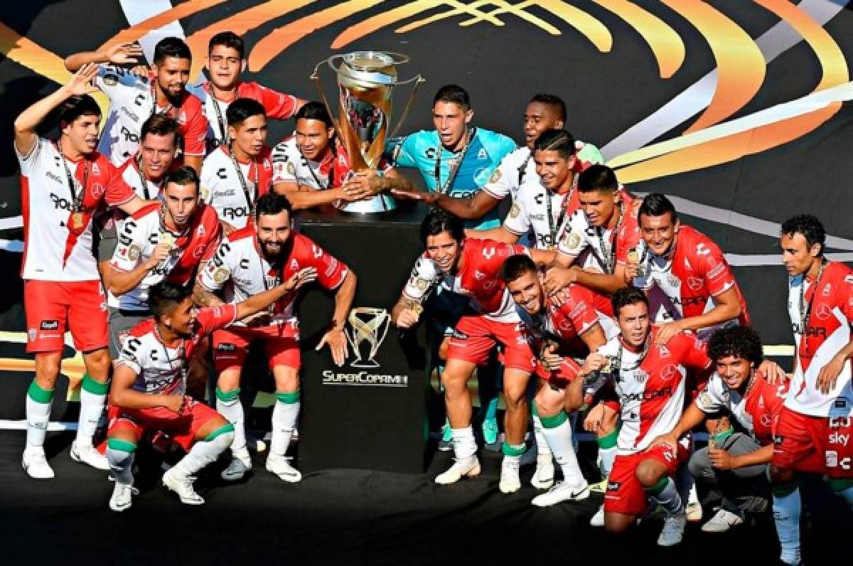 Necaxa y Brayan Beckeles se coronan campeones de la Súper Copa en México
