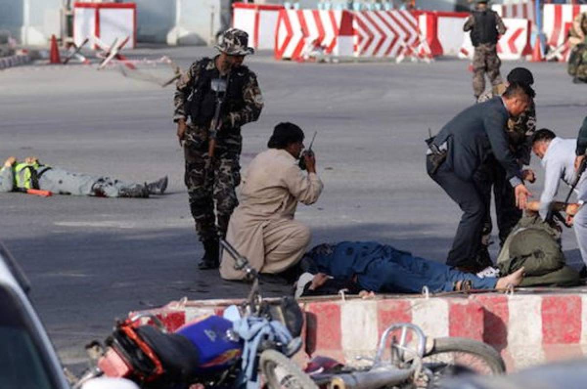 Un ataque suicida en Afganistán deja al menos 15 muertos