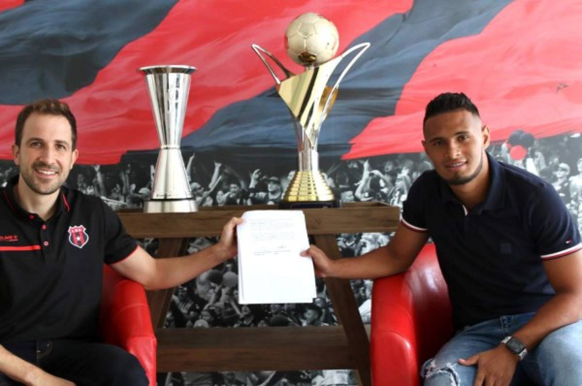 El hondureño Alex López renueva contrato con Liga Alajuelense de Costa Rica hasta 2024