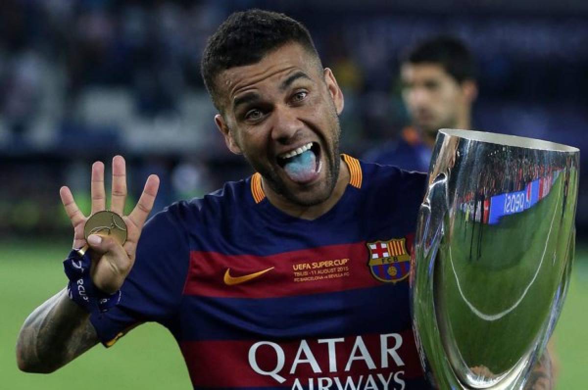 Dani Alves se ofrece para volver al Barcelona tras anunciar su salida del PSG