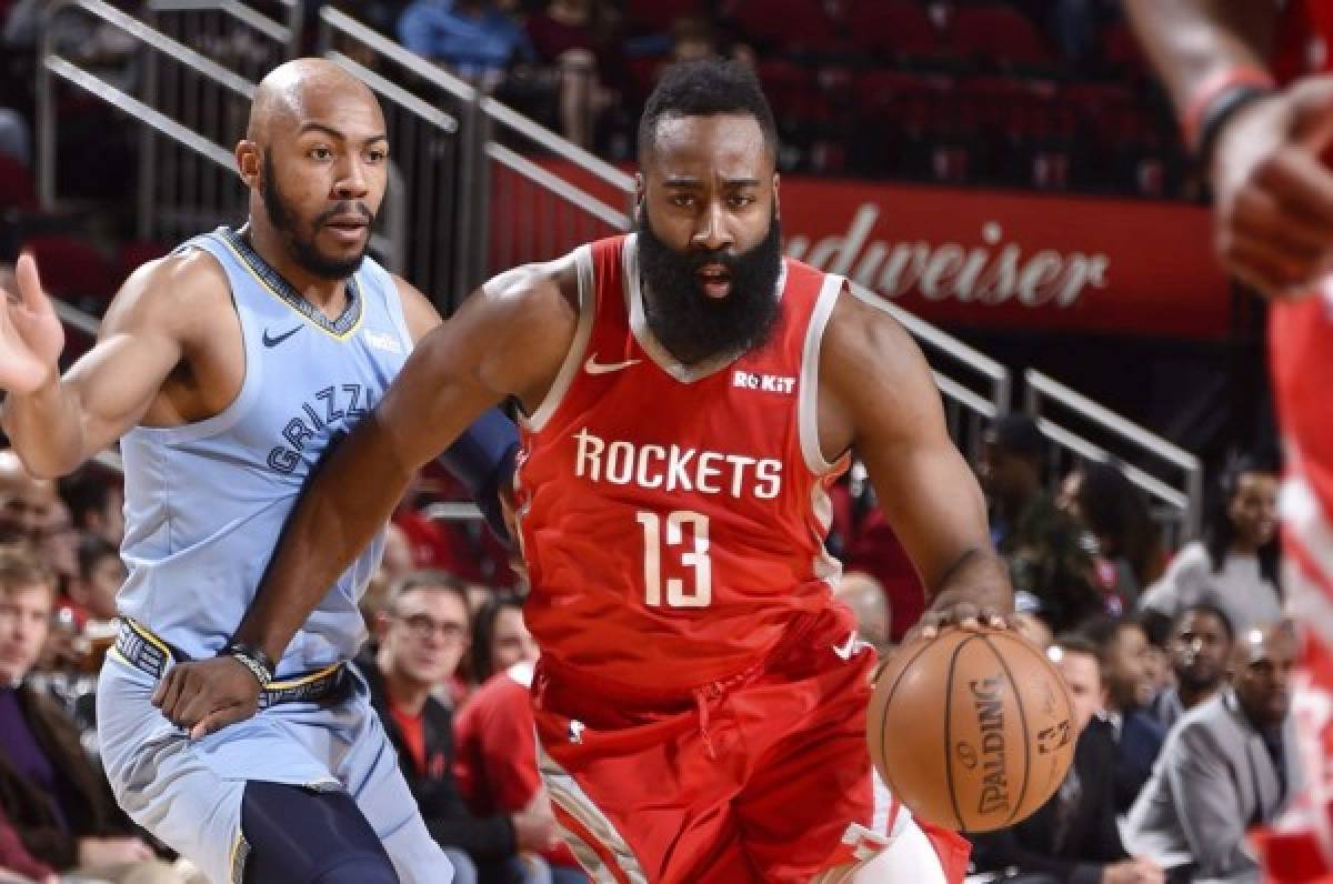 Harden logra 17 partidos consecutivos con 30+ puntos y borra el récord de Kobe