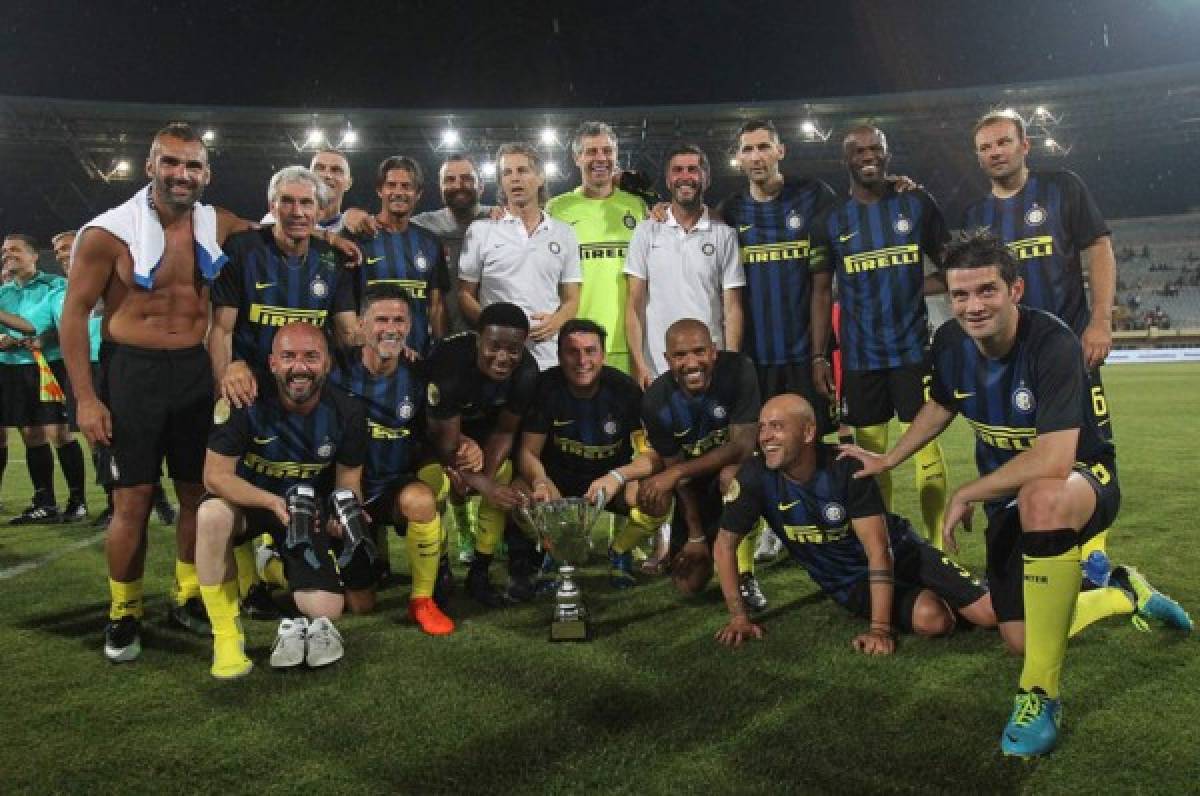 El hondureño David Suazo gana Copa con las leyendas del Inter de Milán