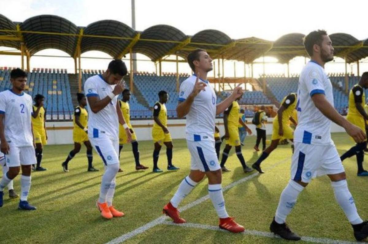 Federación de El Salvador castiga a siete jugadores por indisciplina en Santa Lucía