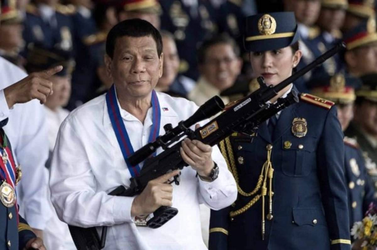 Presidente de Filipinas ordena 'disparar a matar' a los que violen cuarentena por coronavirus