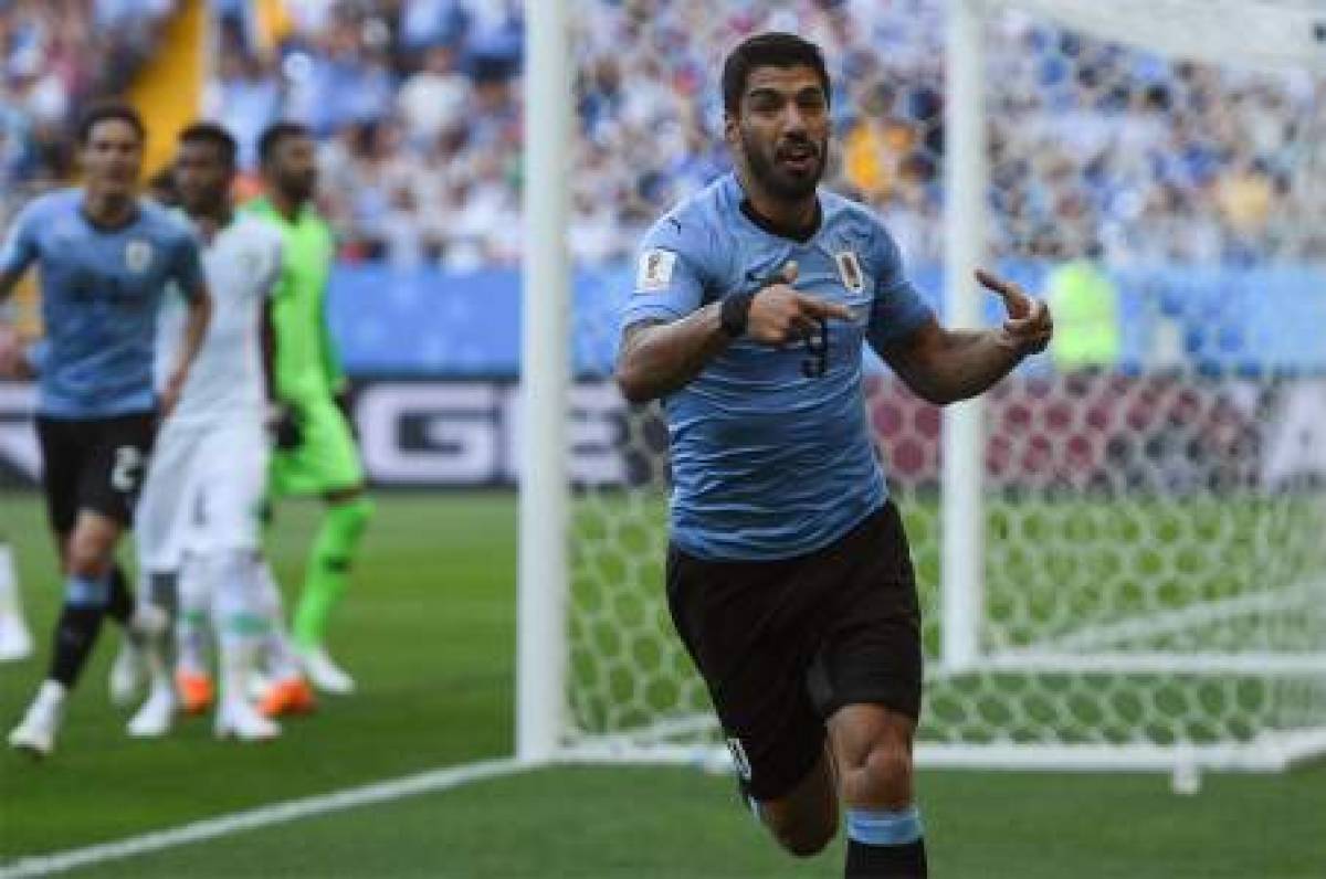 Luis Suárez festeja el tanto que tiene a Uruguay ganando ante Arabia Saudita. Foto AFP