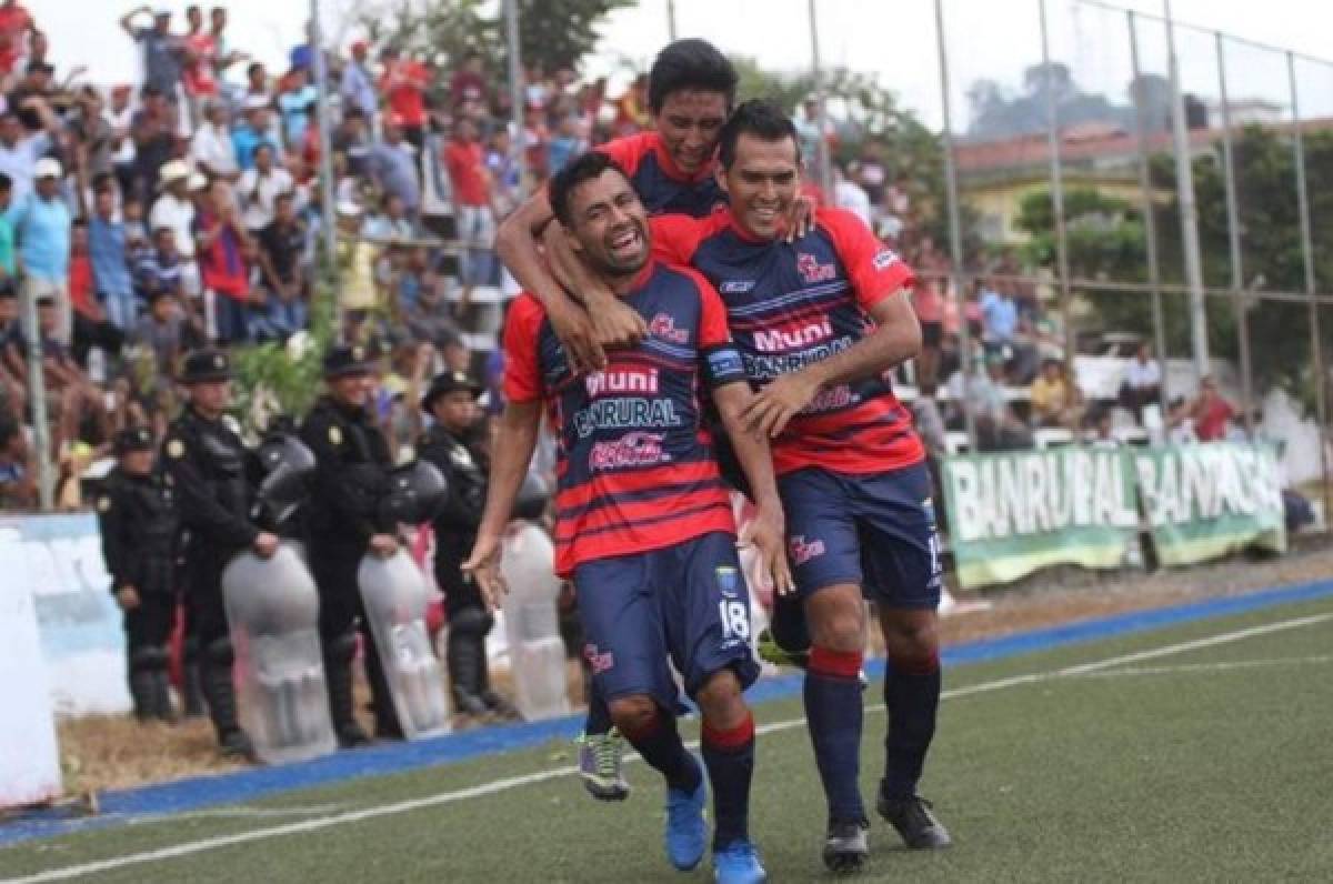 Algunos de los uniformes más excéntricos que han tenido clubes centroamericanos