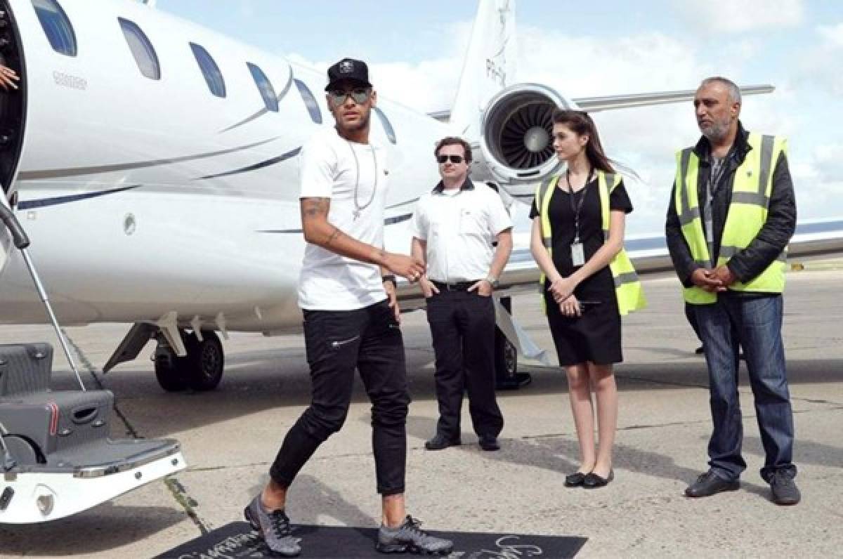 Neymar 'se fuga' a Brasil 15 días por temor al coronavirus en Francia