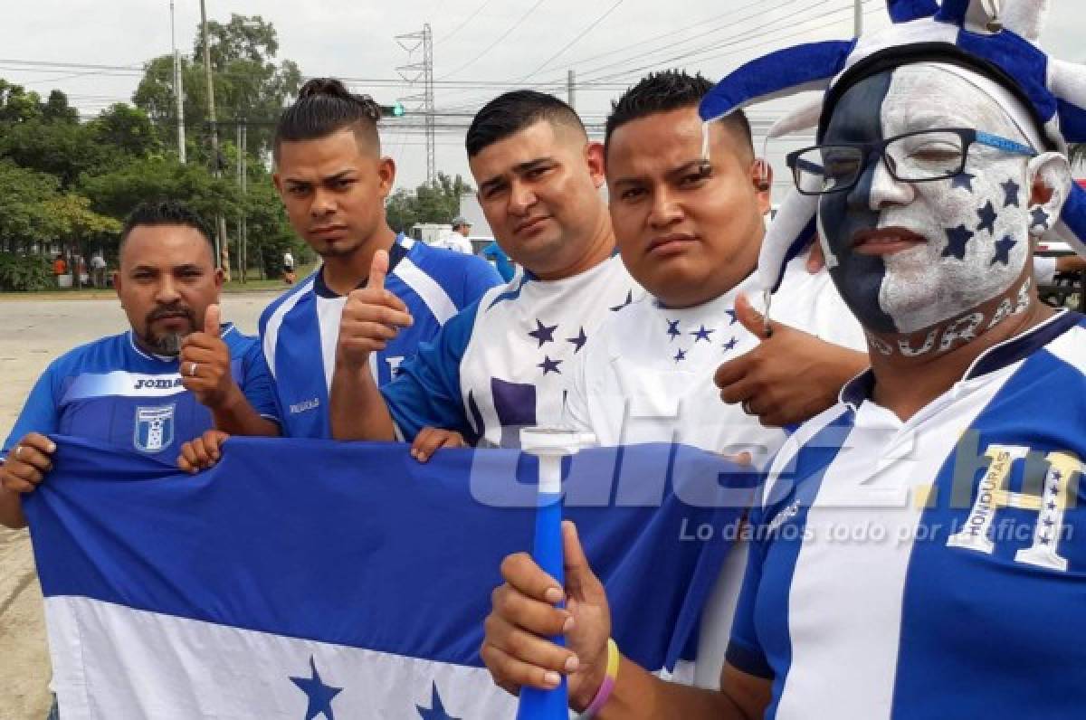 Las locas promesas de los aficionados catrachos si Honduras pasa al Mundial