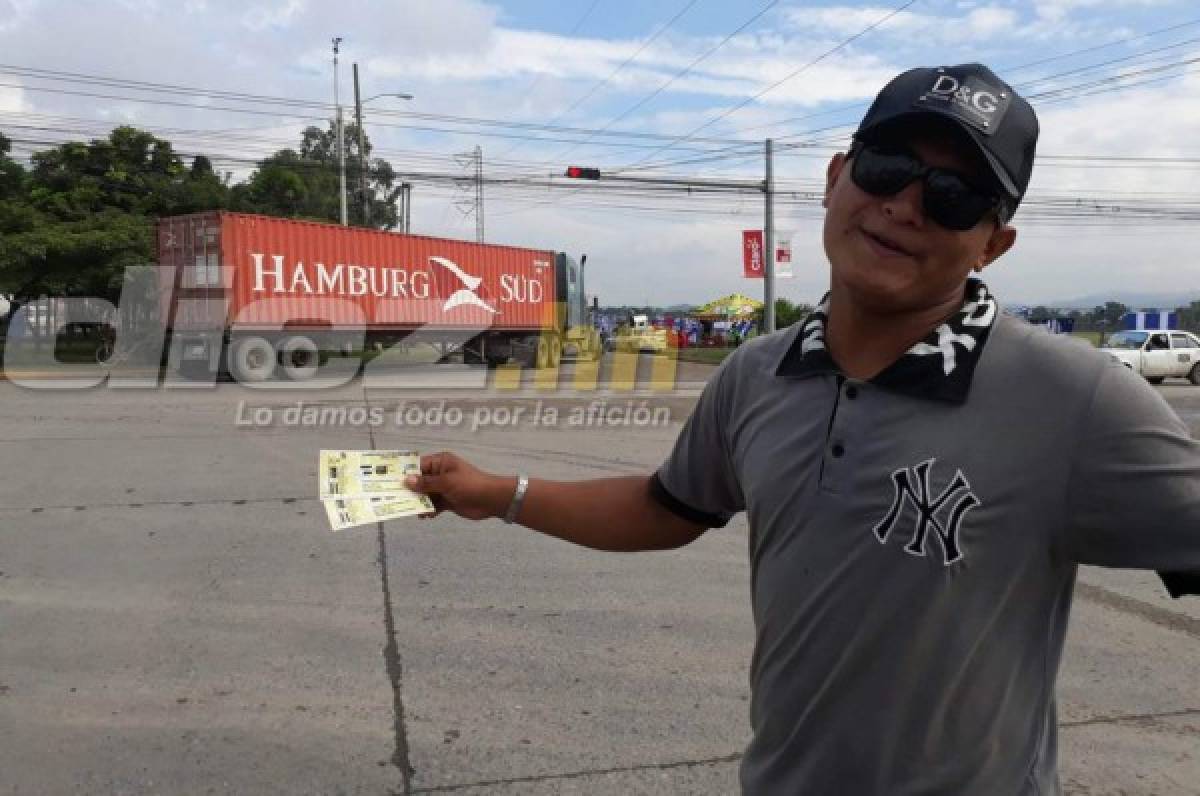 ¡LLENAZO! El mercado negro se queda sin boletos para el Honduras-Australia