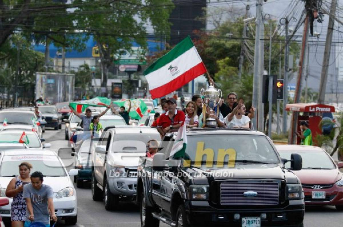 ¡Locura y hermosura! San Pedro Sula sigue celebrando la novena copa del Marathón