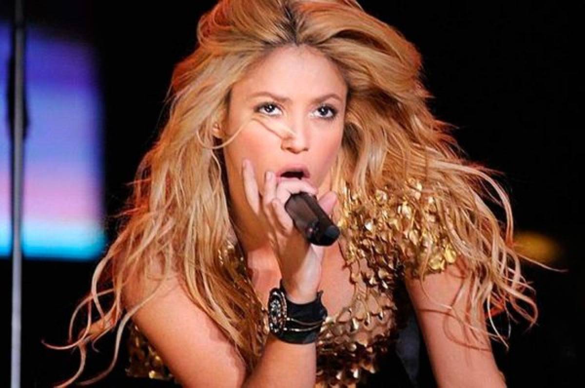 Shakira sí sabe usar los puños y así lo demuestra (VIDEO)