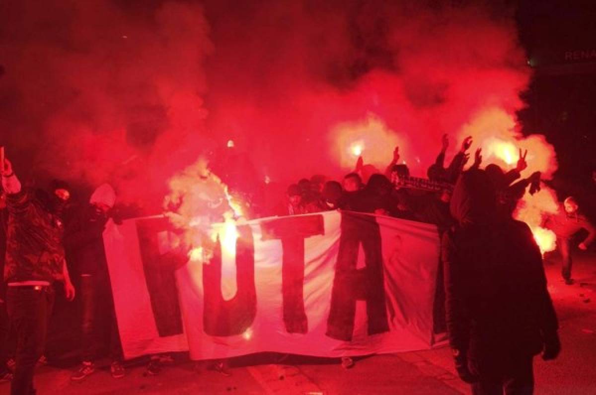 ¡De locos! Ultras del PSG no dejaron dormir al Real Madrid en París