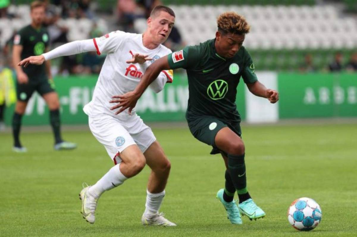 Kobe Hernández tuvo su prueba de fuego con Wolfsburgo ante Lyon y se acerca al examen final