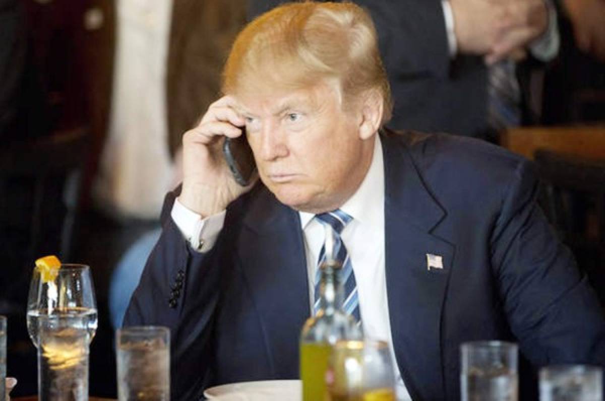 Donald Trump deja de utilizar su teléfono Android
