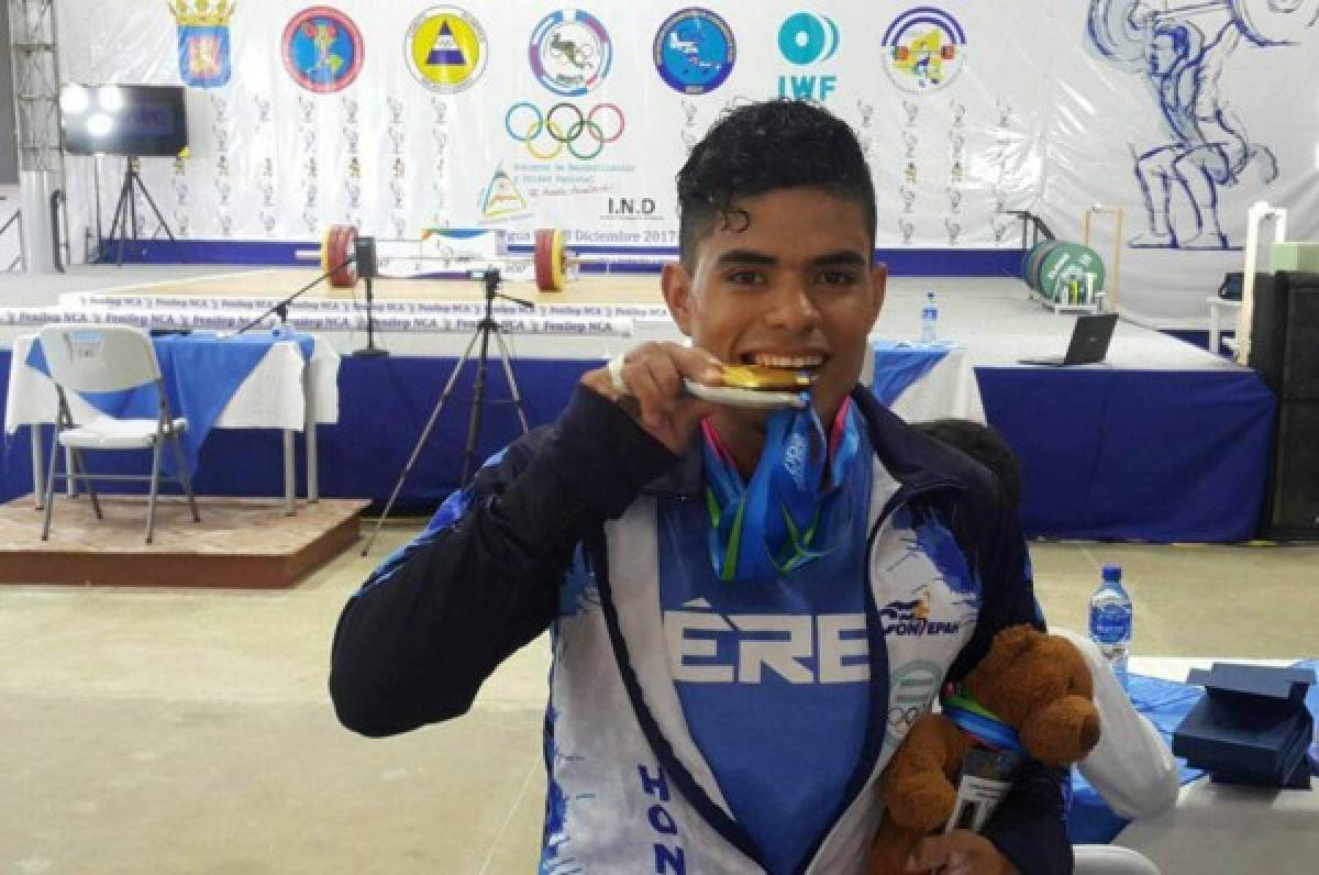 Jorge le dio tres medallas a Honduras: 'Siempre quise el más fuerte de mi familia'
