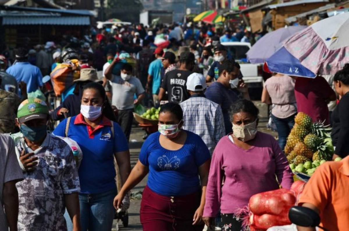 Ciudadanos de Tegucigalpa se aglomeran pese a amenaza de coronavirus