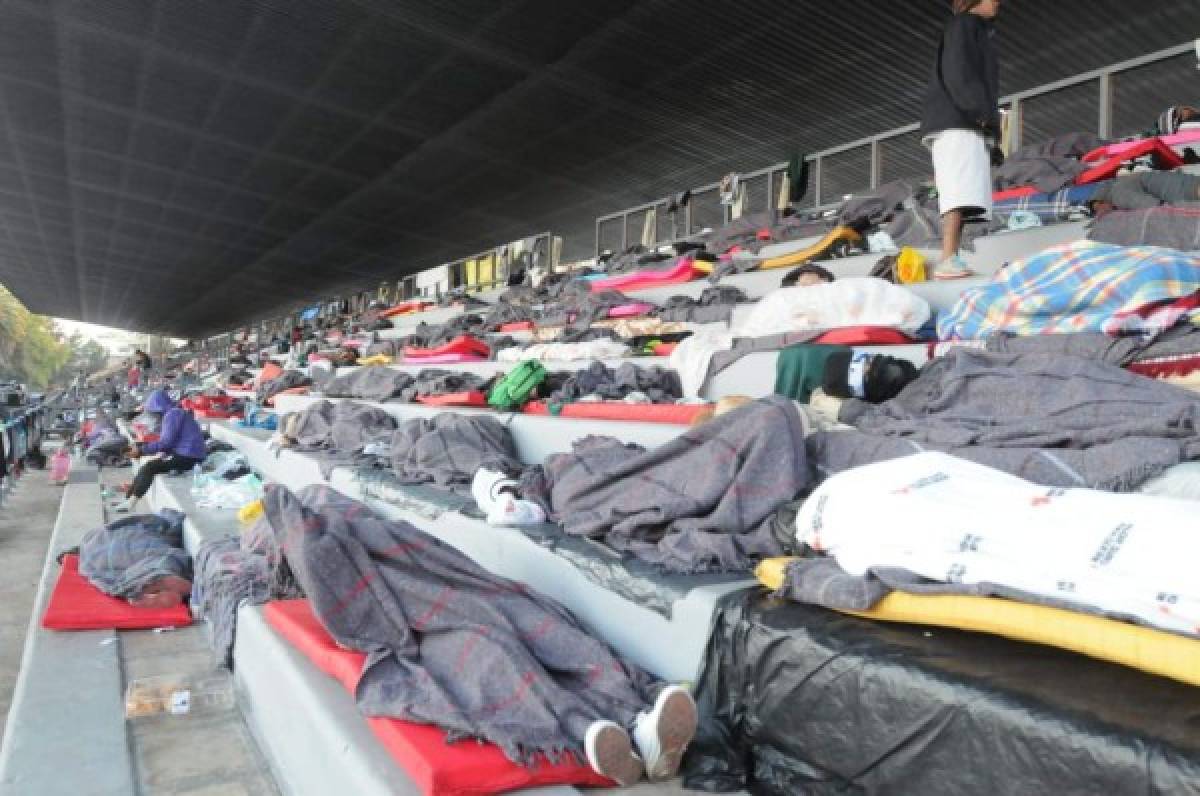 Así luce el estadio mexicano donde los migrantes hondureños han sido albergados