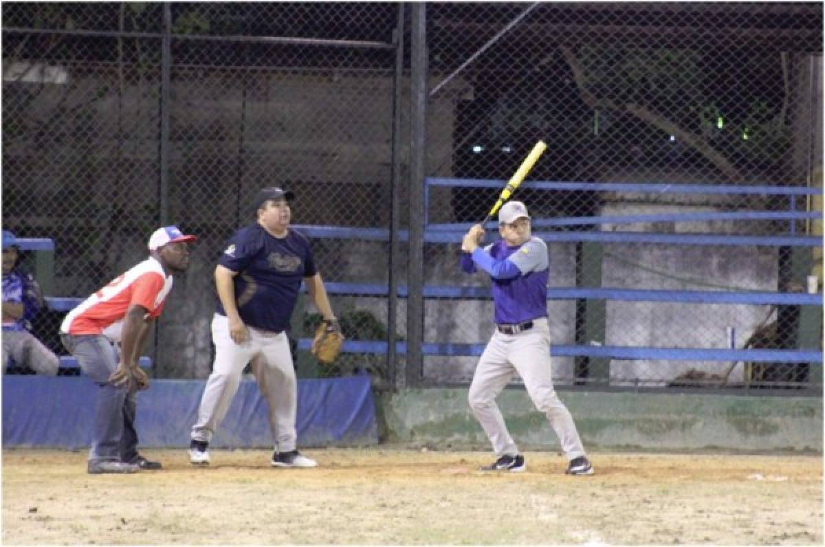 Azulejos siguen intratables y mantienen el invicto en la Liga Slowpitch del Norte