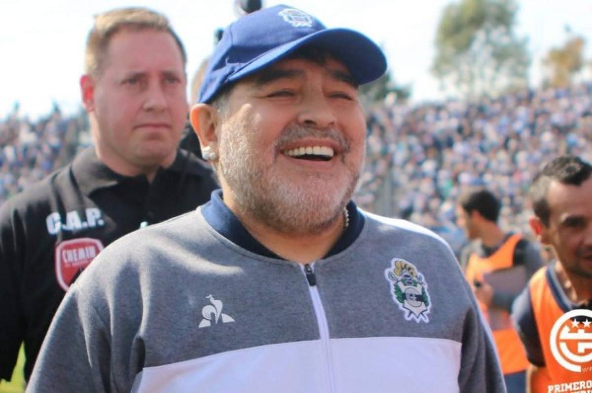 Maradona y su regalo especial para el plantel de Gimnasia: ''Te queda algo para siempre''