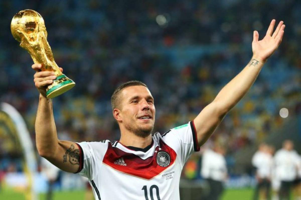 Podolski, de campeón del mundo con Alemania a dueño de una heladería y modelo