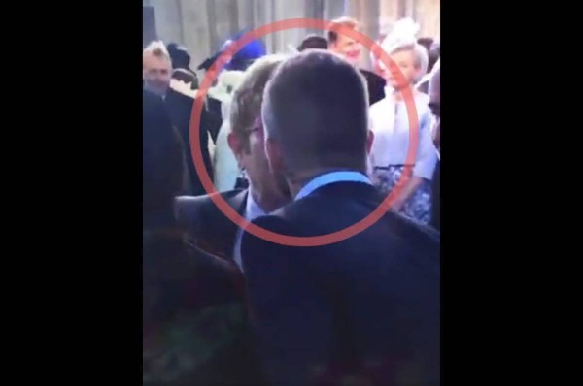 Sorpresa: El tremendo beso en la boca de David Beckham con Elton John en la boda real
