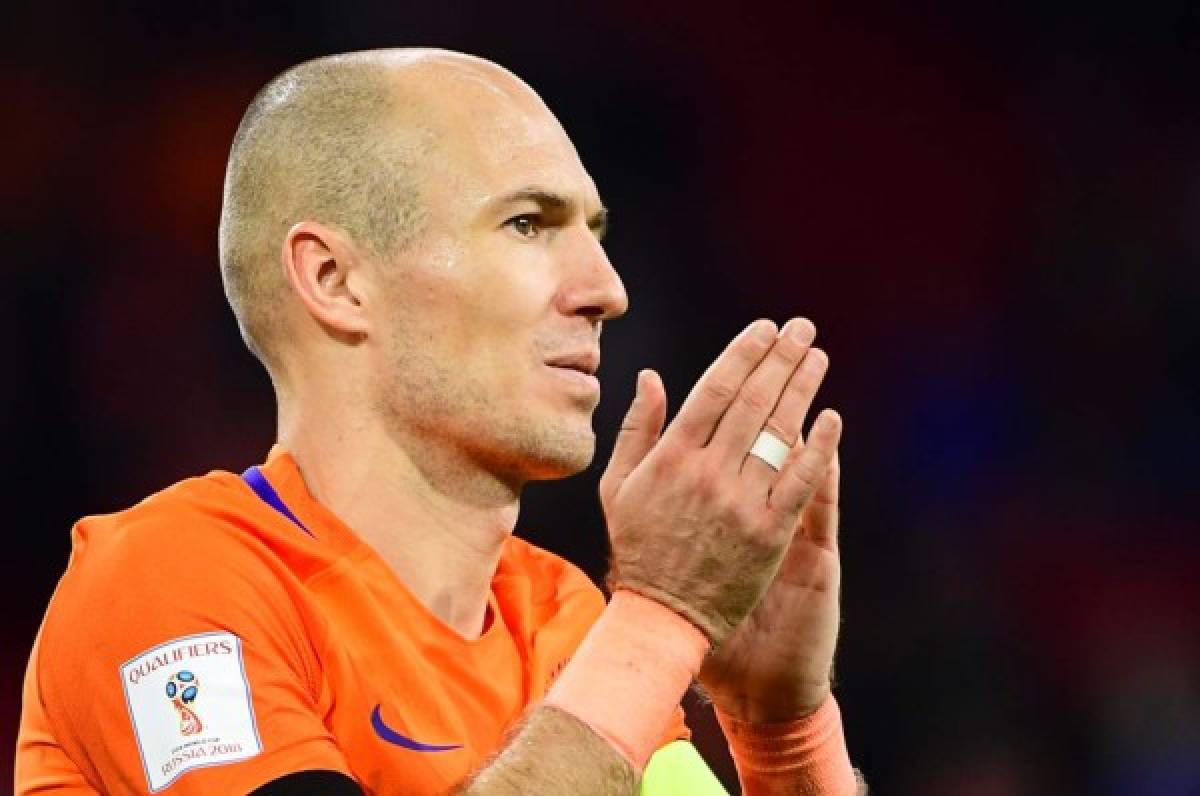 Robben anuncia su retirada de la selección holandesa