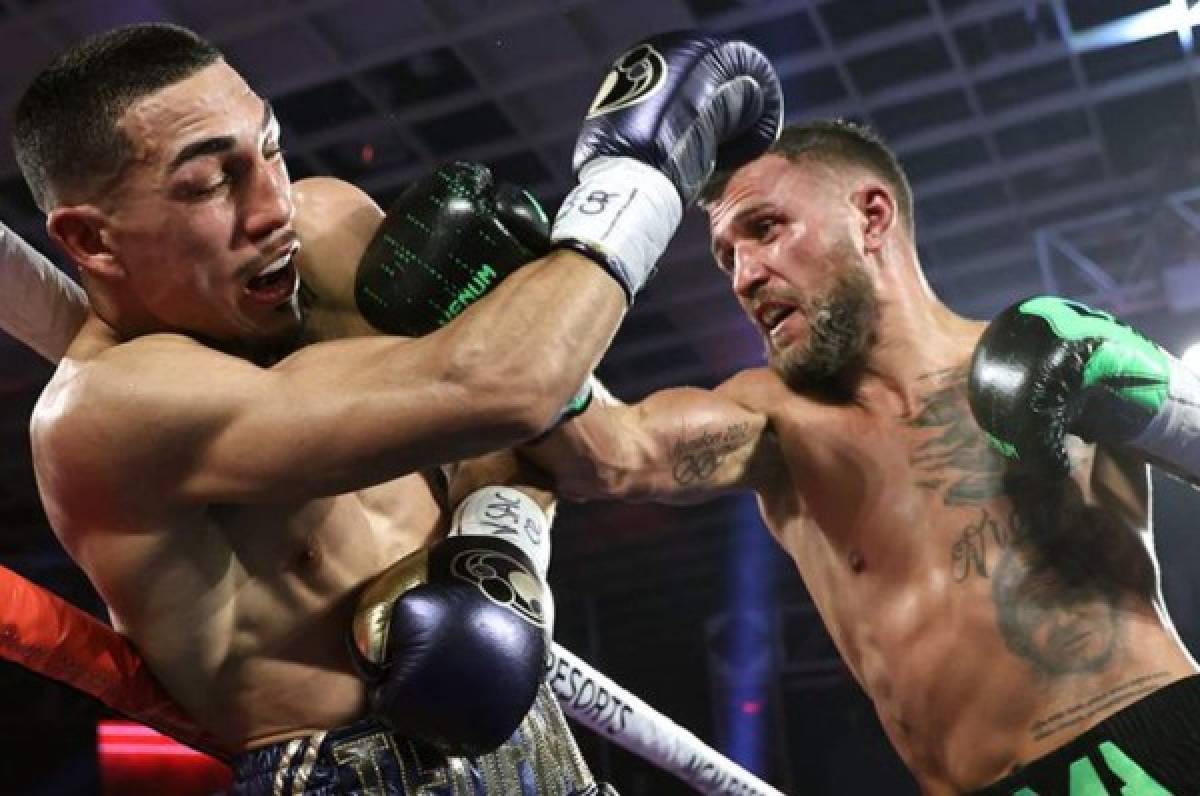 Las otras fotos del histórico triunfo de Teófimo López: se arropa con la bandera de Honduras y las lágrimas de Lomachenko