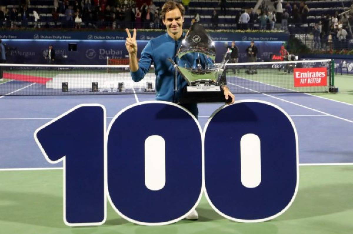 Roger Federer gana su título 100 vengándose de Tsitsipas en Dubai