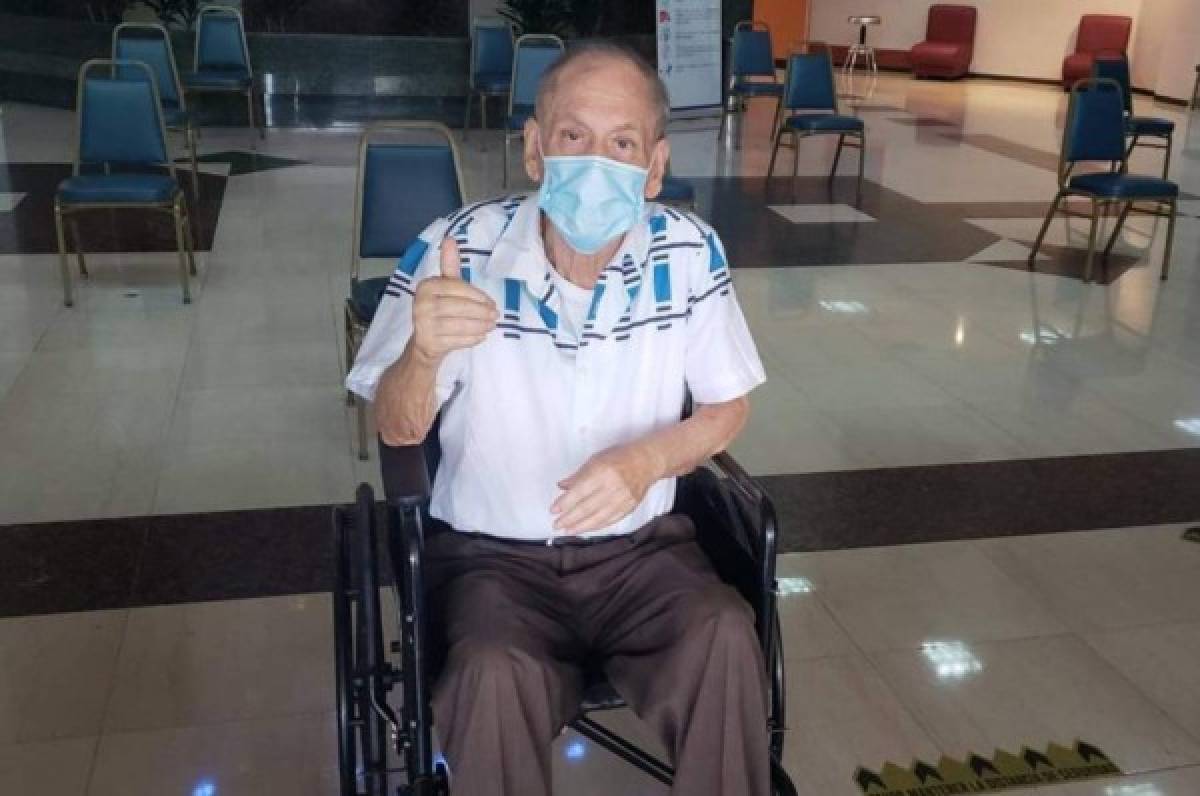 Operación de garganta de Chelato Uclés resulta exitosa en centro hospitalario de Tegucigalpa