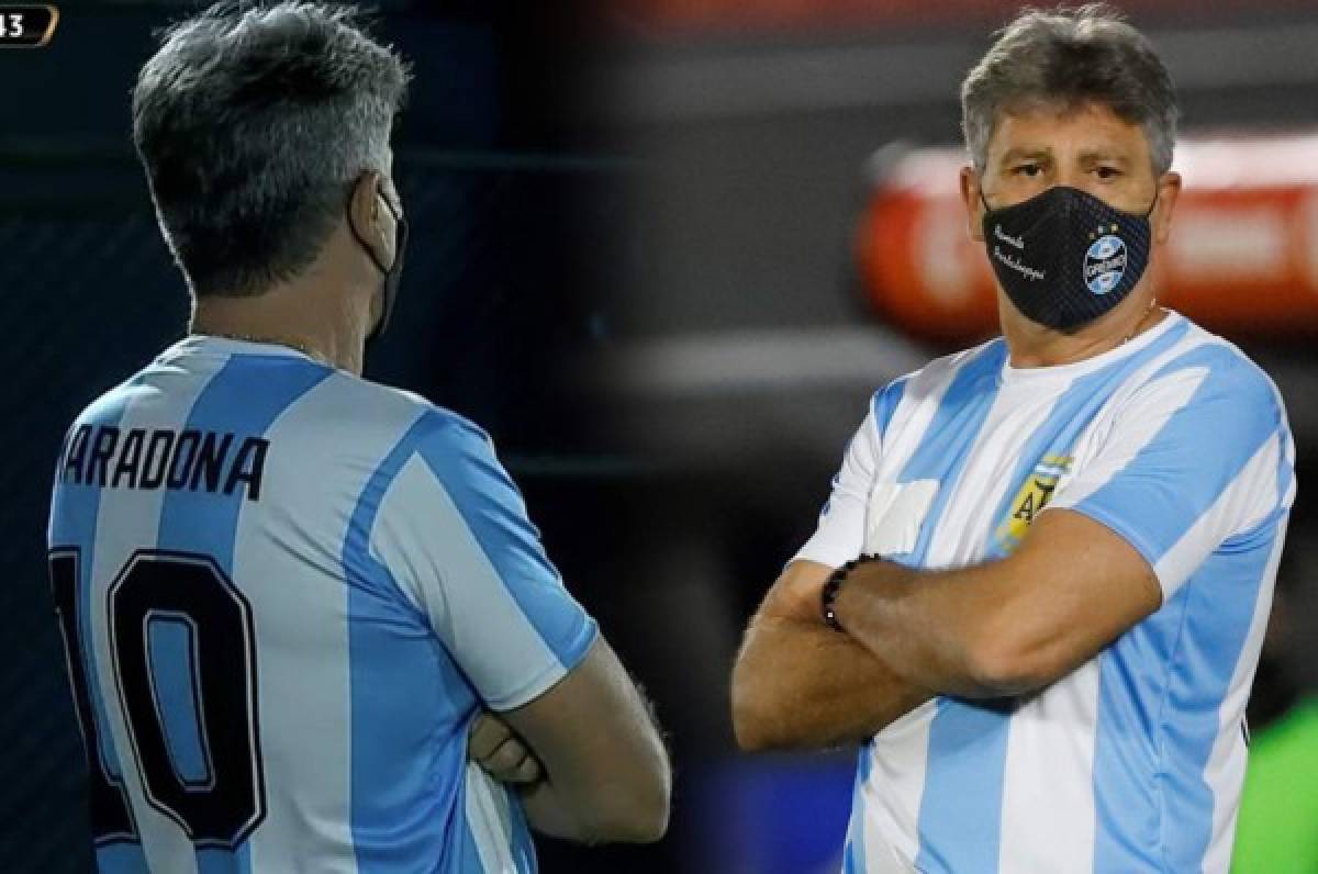 Técnico del Gremio de Brasil dirige con la camiseta 10 de Maradona como homenaje