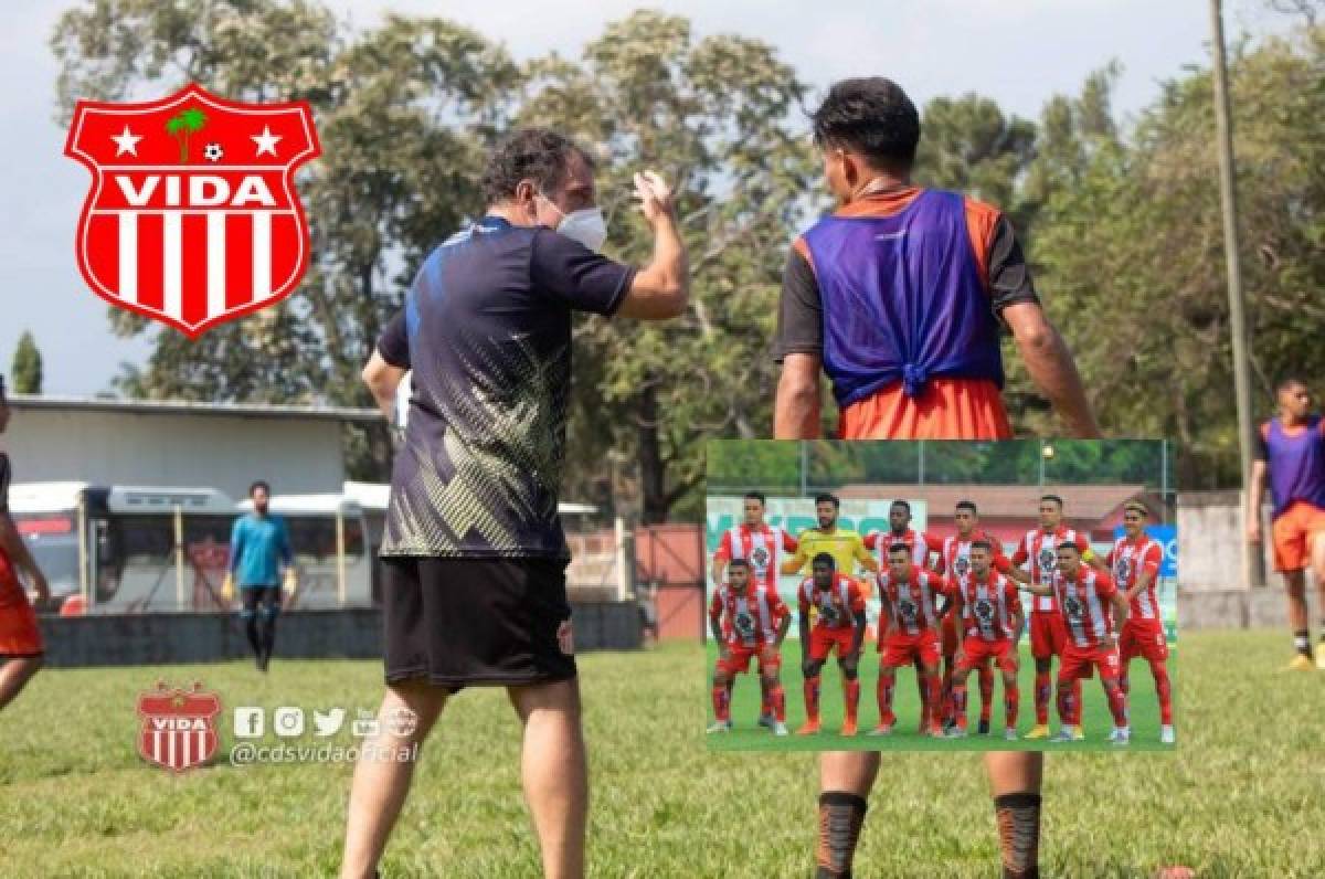 Fernando Mira previo a su debut: 'Me gustaba como jugaba el Vida, pero cada entrenador tiene su idea'