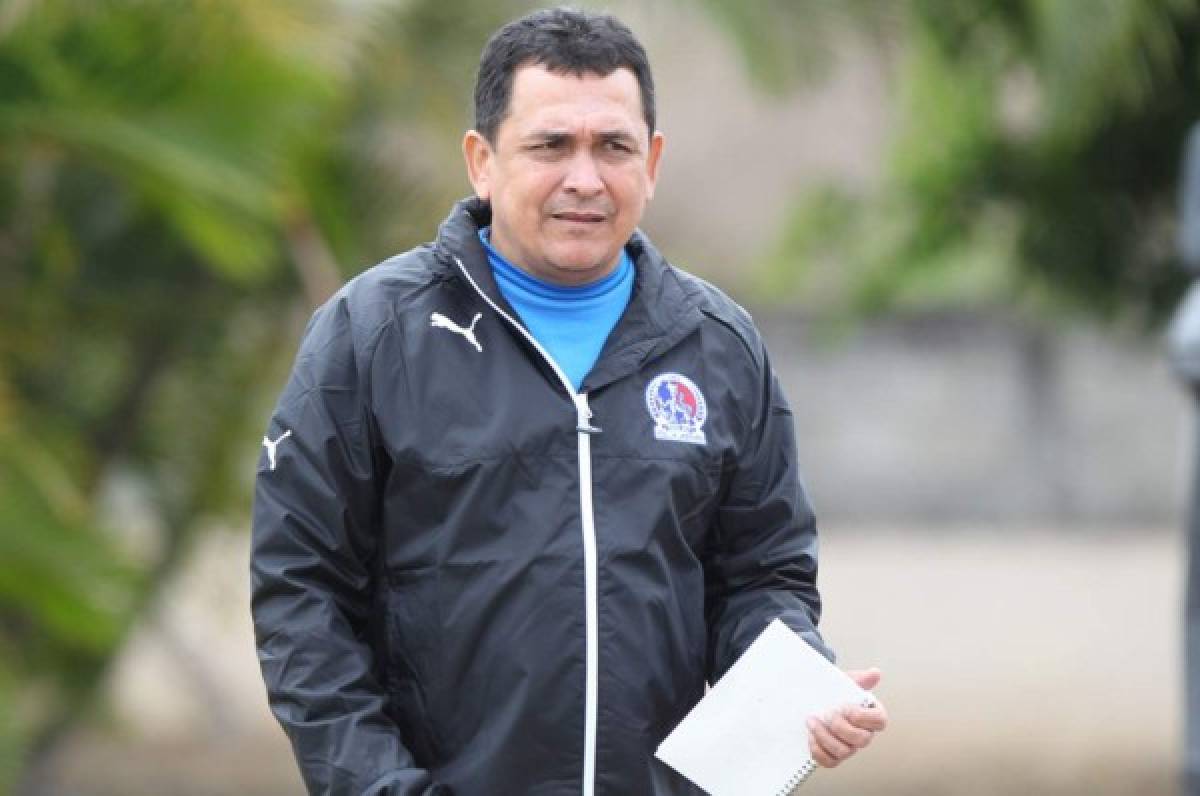 ¡Nahún Espinoza se estaría retirando como entrenador tras renunciar en Olimpia!