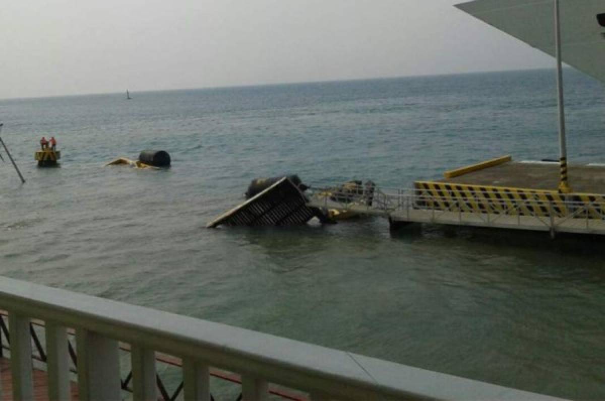 EN FOTOS: Así quedó el crucero tras estrellarse con muelle en Roatán