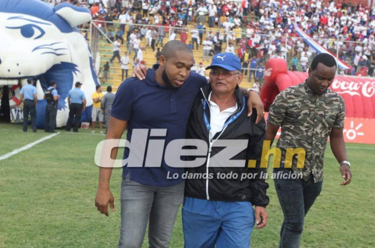 NO SE VIO POR TV: ¿Con quién celebró Estupiñán su primer gol en Motagua?