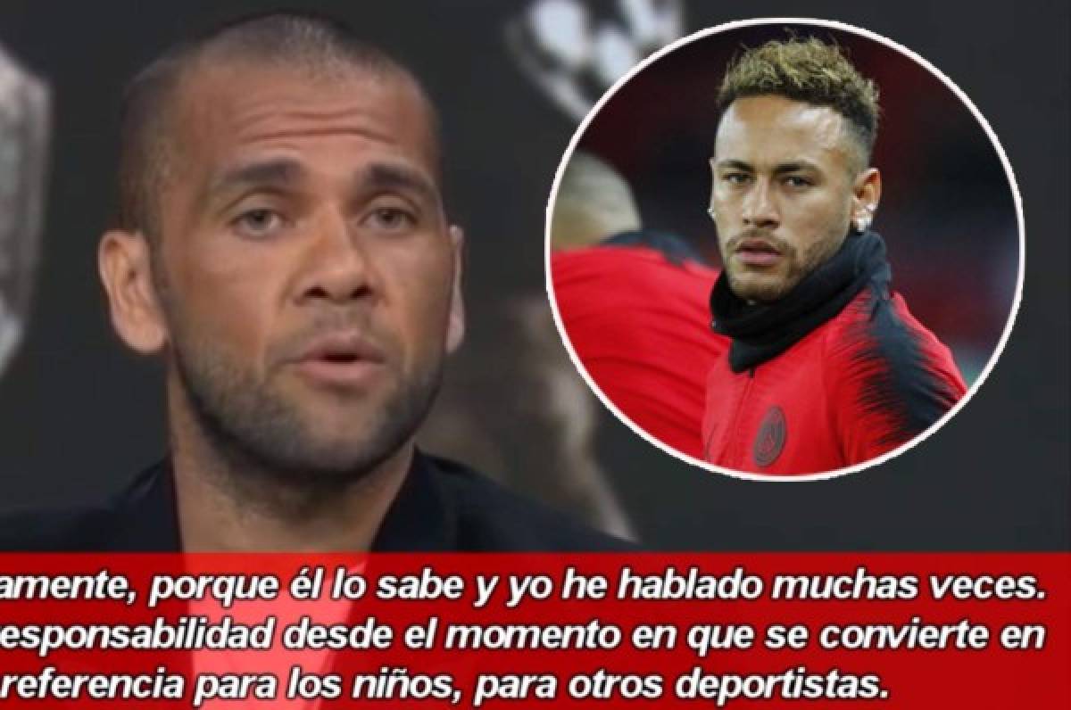Alves y su riña con Neymar en el Mundial: ''Es sensible, pero tiene que dar la cara''