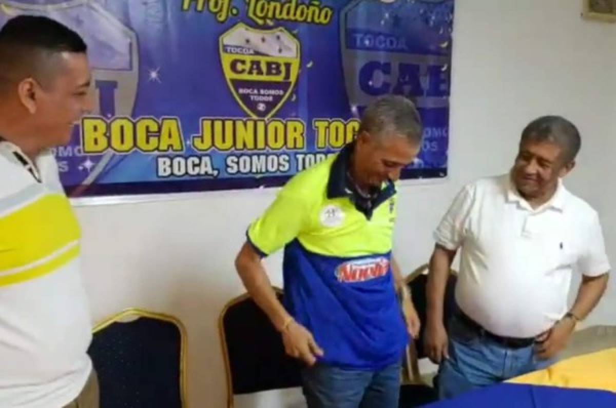 Horacio Londoño es presentado por el Boca Junior de Tocoa