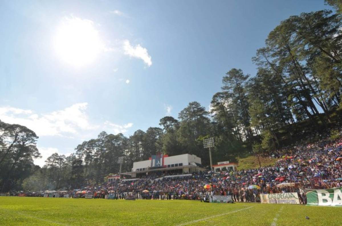 El bonito y ecológico estadio del Cobán Imperial de Guatemala