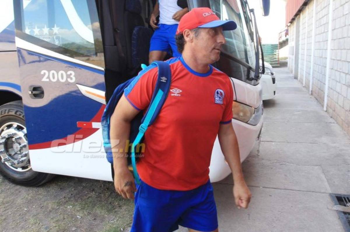 Pedro Troglio llegó junto a la delegación del Olimpia a Comayagua. FOTO: Ronal Aceituno.