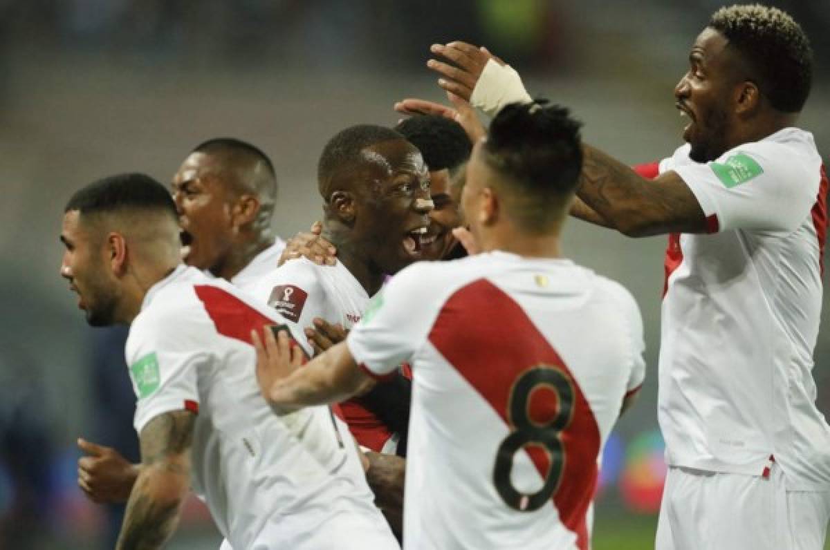 ¡Triunfazo! Perú se queda con el Clásico del Pacífico tras vencer a Chile en las Eliminatorias
