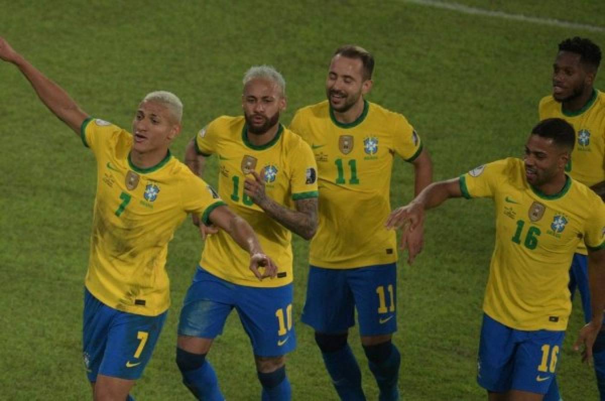 Neymar y Brasil clasifican a cuartos de final de la Copa América tras paliza a Perú