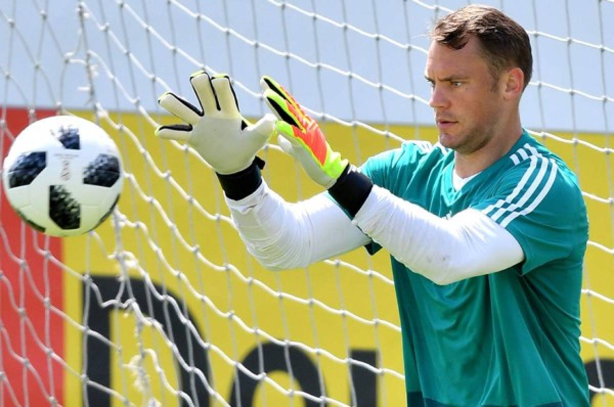 El portero Manuel Neuer se juega el sábado ante Austria su boleto al Mundial