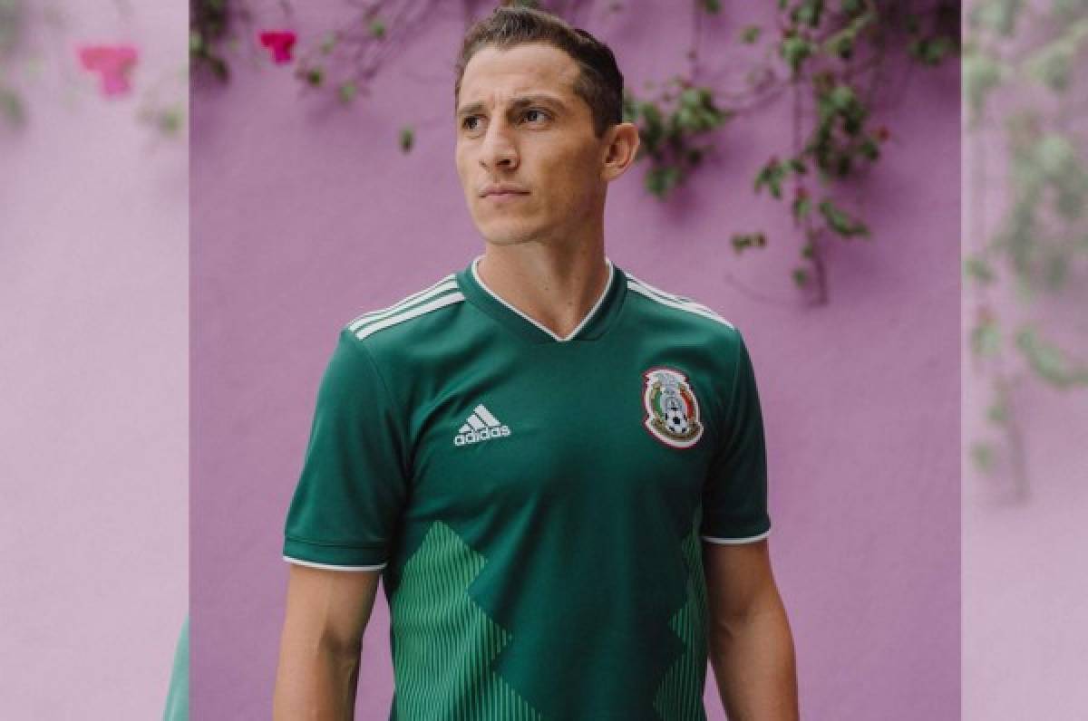 México presenta la camisa del Mundial y Faitelson les ataca con todo