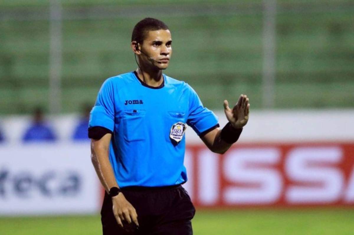 James Lowe, árbitro limeño de 21 años que ya debutó en la Liga Nacional de Honduras.