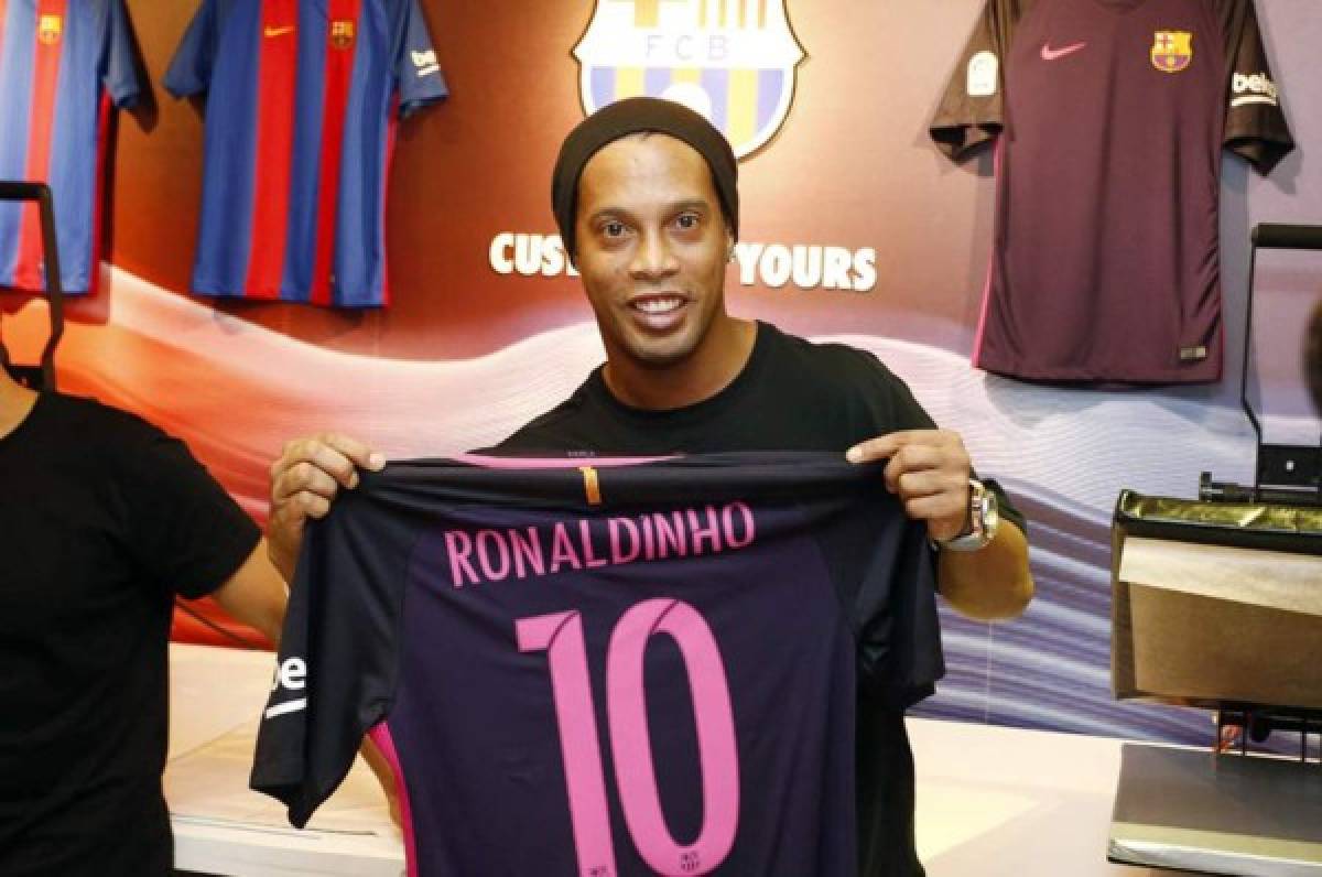 ¡PICANTE! Modelo sorprende y revela cómo fue su noche con Ronaldinho