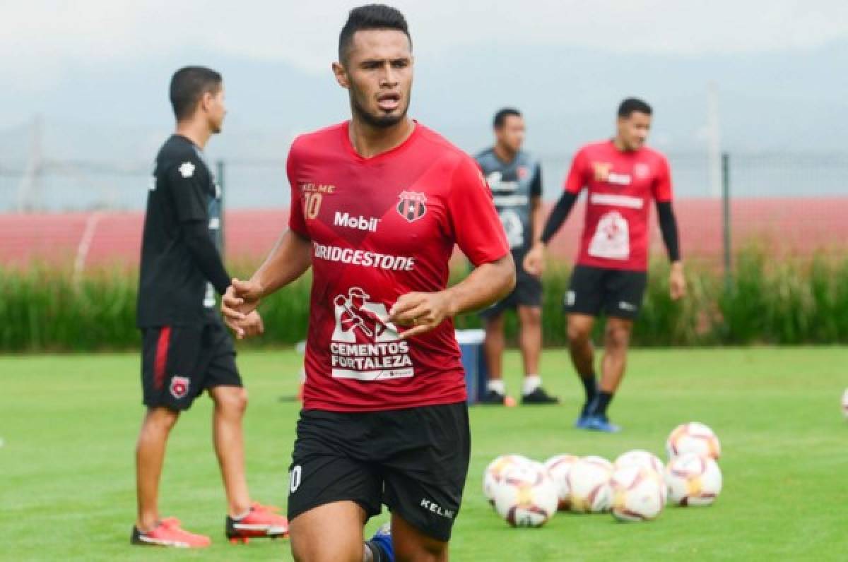 El hondureño Alex López renovará contrato con la Liga Alajuelense