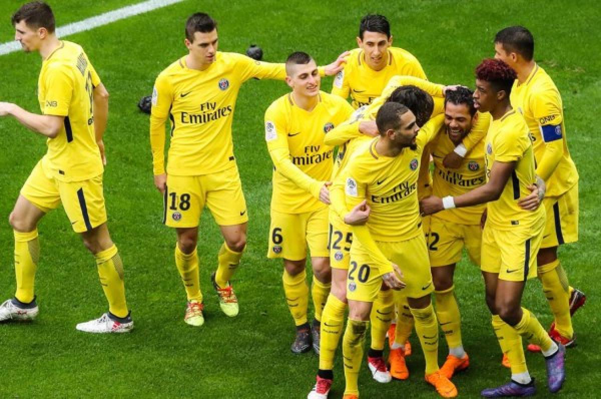 El PSG remonta al Niza y acaricia el título de la liga francesa