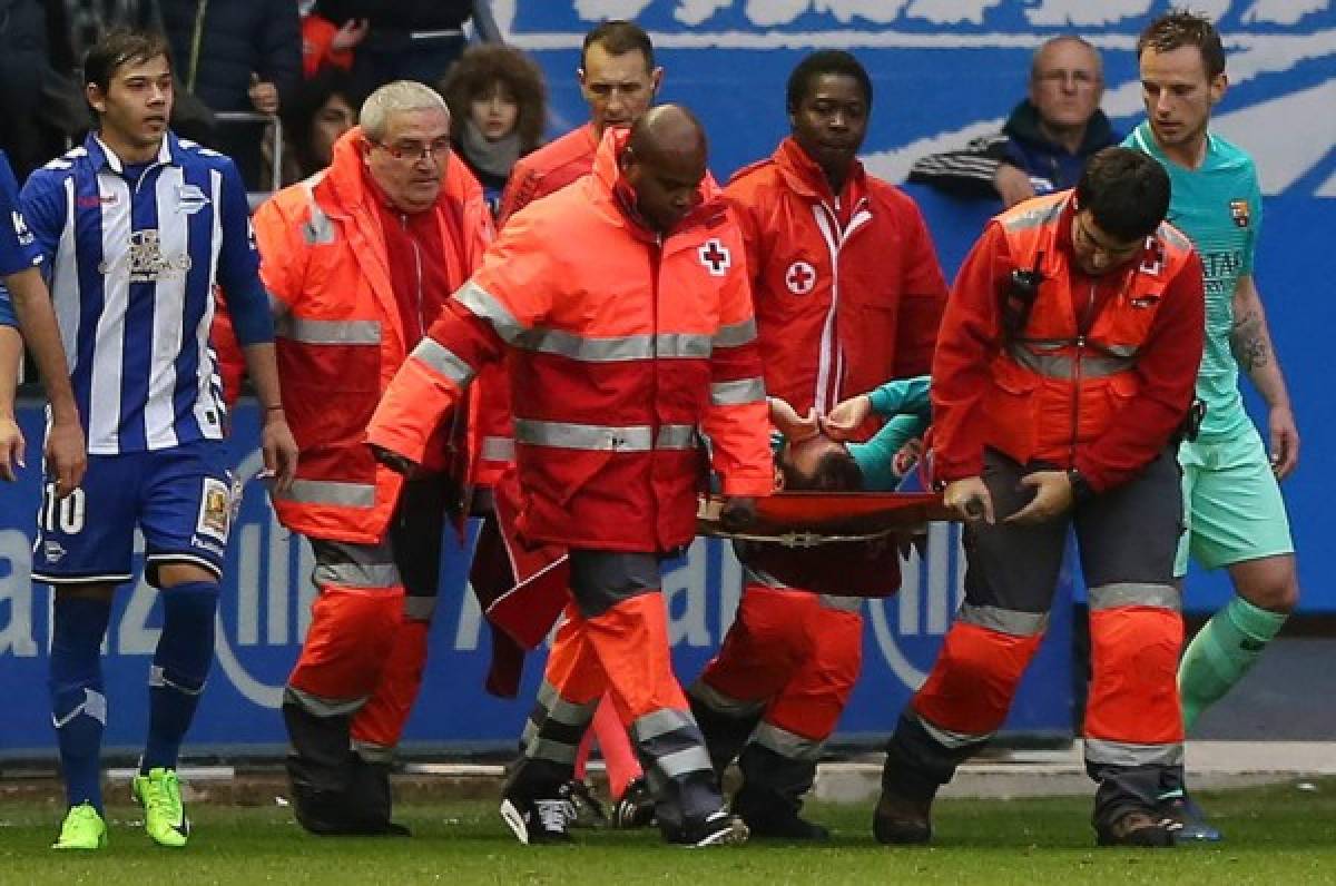 Espeluznante imagen del tobillo de Aleix Vidal al salir lesionado