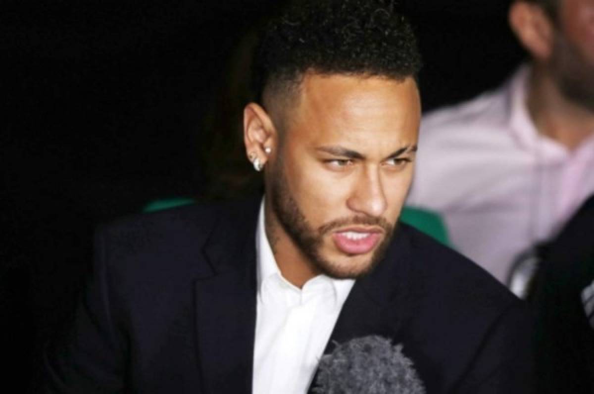 Autoridades brasileñas bloquean 36 propiedades de Neymar por problemas fiscales