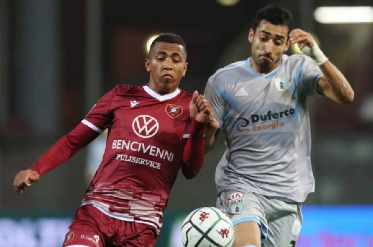 Rigo Rivas sale lesionado en empate del Reggina y complica sus aspiraciones de entrar a playoffs