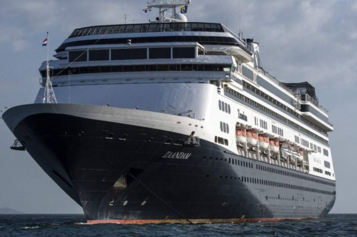 Panamá dejará pasar por su canal a crucero 'Zaandam', afectado por COVID-19